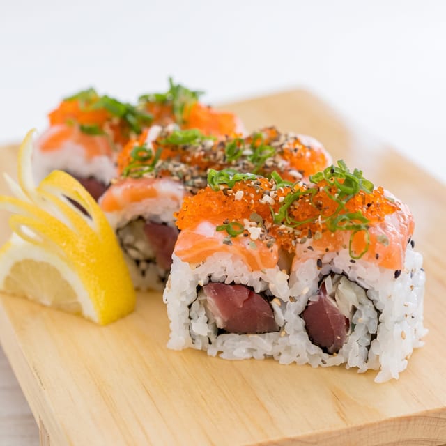 Dilly Salmon Roll.